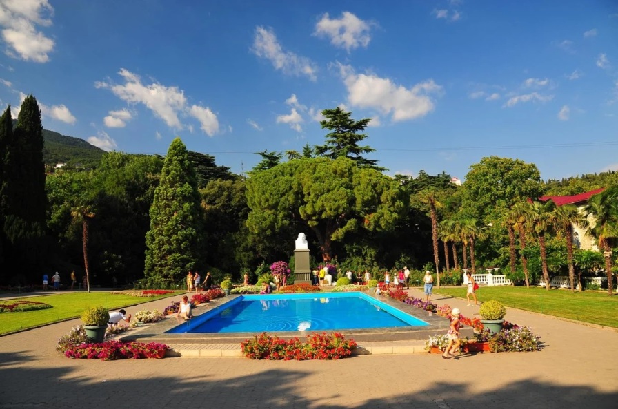 поселок никита крым